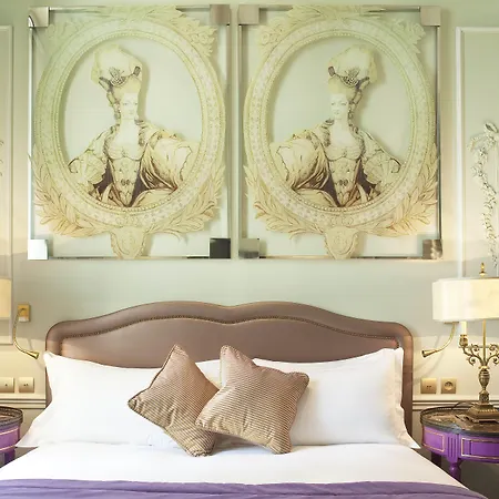 Hotel La Maison Favart Parigi
