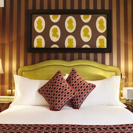 La Maison Favart 4* Parigi