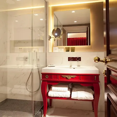 Hotel La Maison Favart Parigi