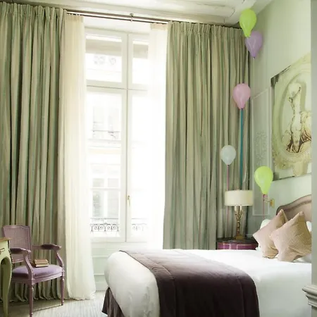Hotel La Maison Favart Parigi