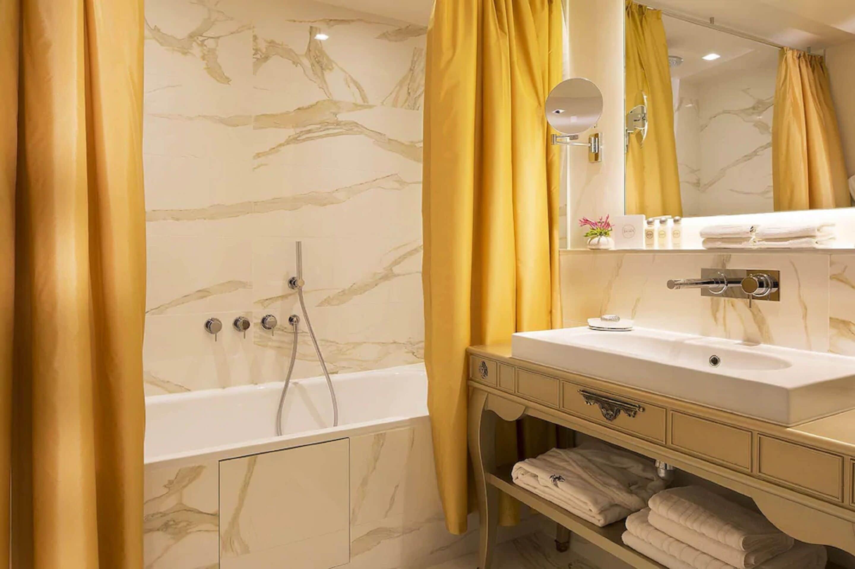 La Maison Favart 4*