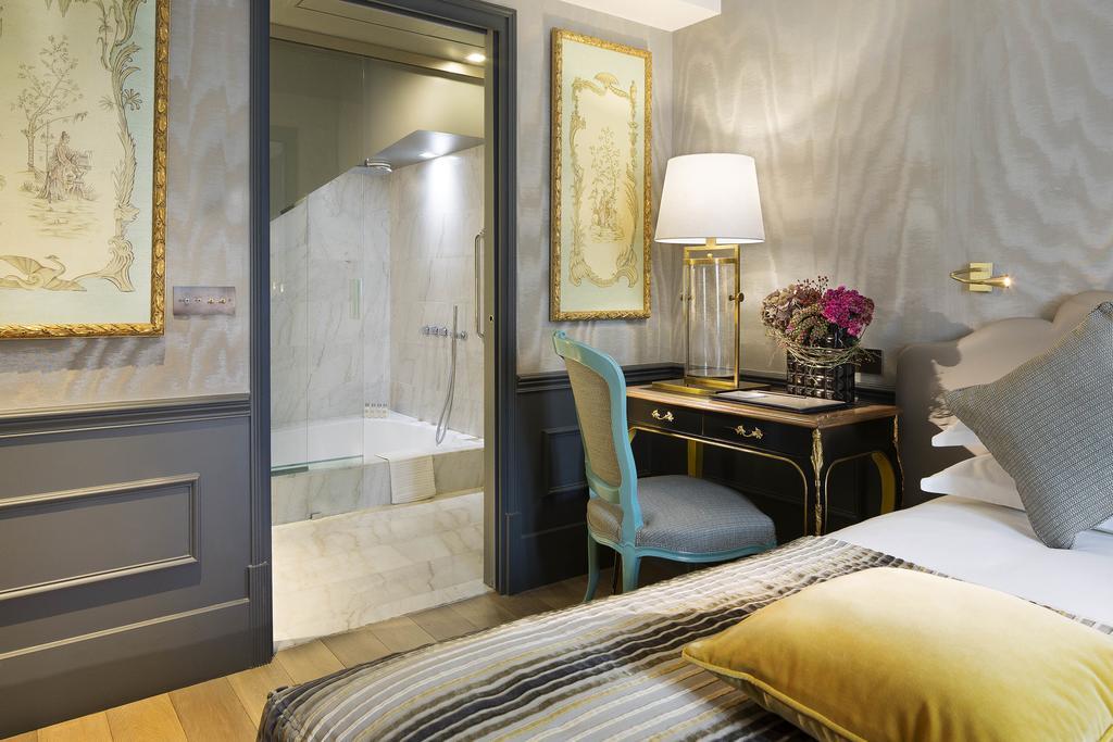 Hotel La Maison Favart Parigi
